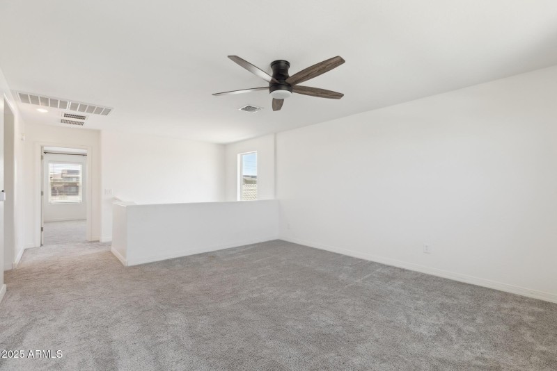 Upstairs Loft (2)