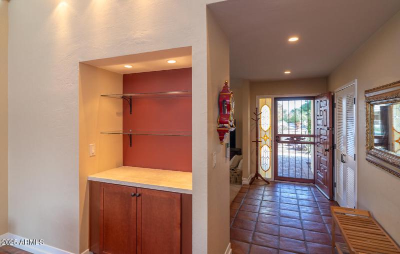 Niche or dry bar in family room