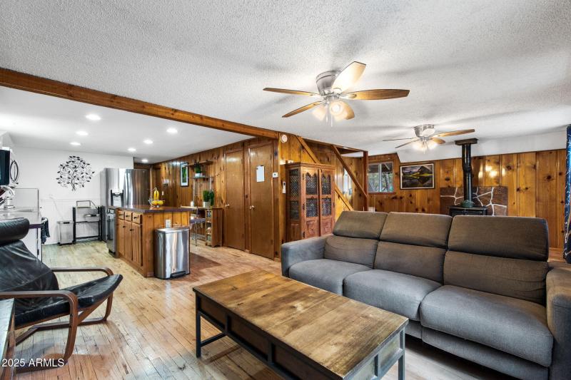 015__3219 Pinewood Dr