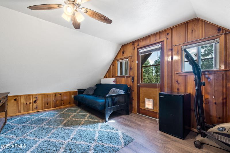 027__3219 Pinewood Dr