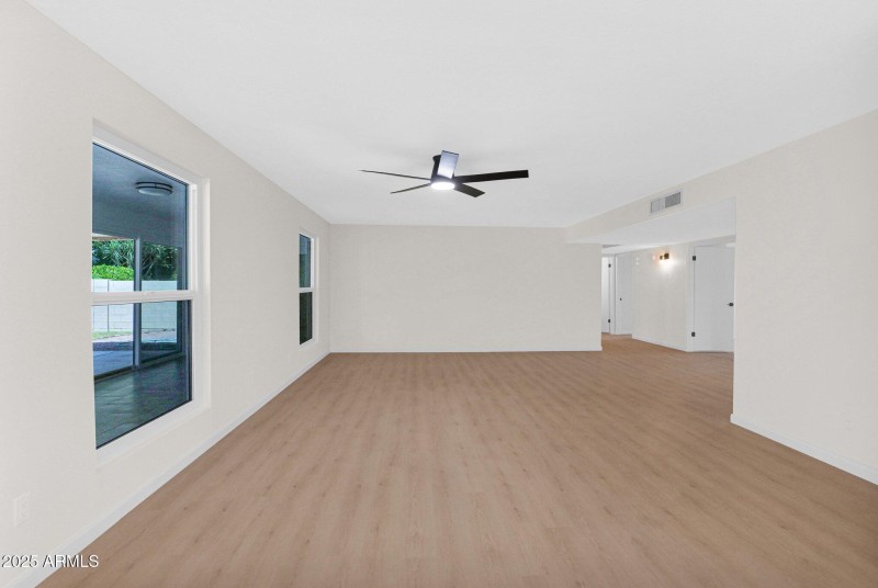 16-web-or-mls-P1211335