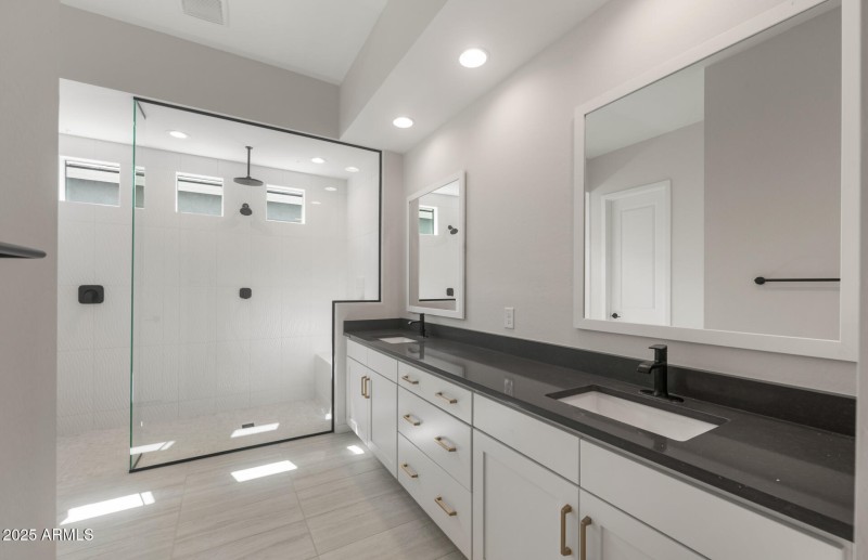 Owners Bath