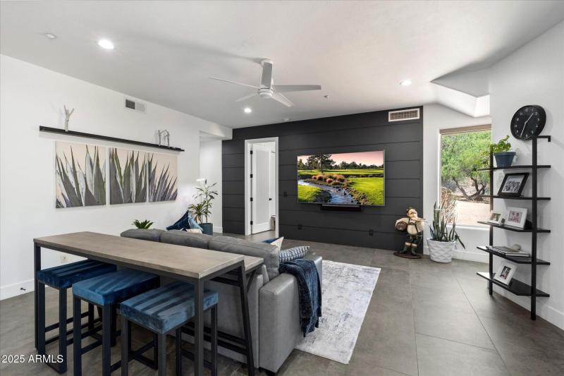 Bonus Room/Den