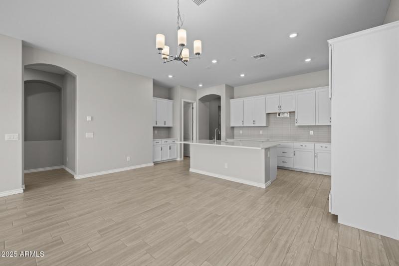 14)KITCHEN