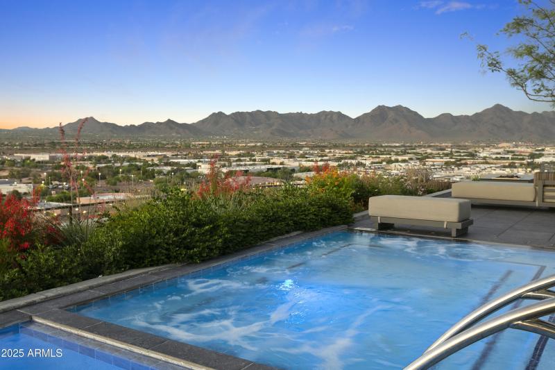 Sky Deck Spa with Views