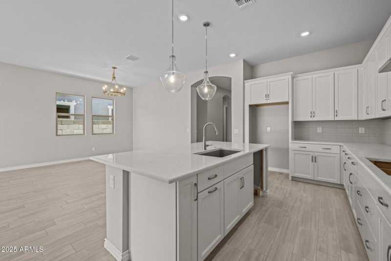 11)KITCHEN