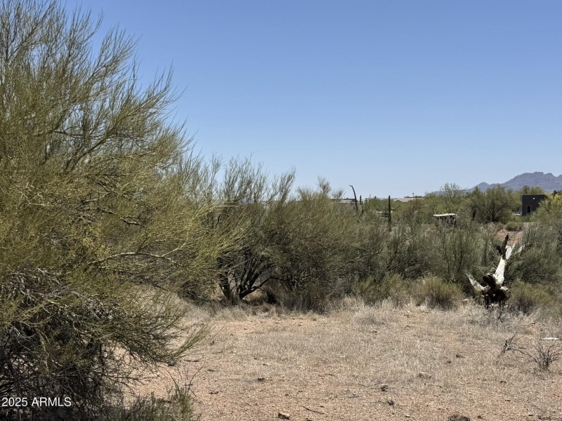 Close to hiking, biking, riding