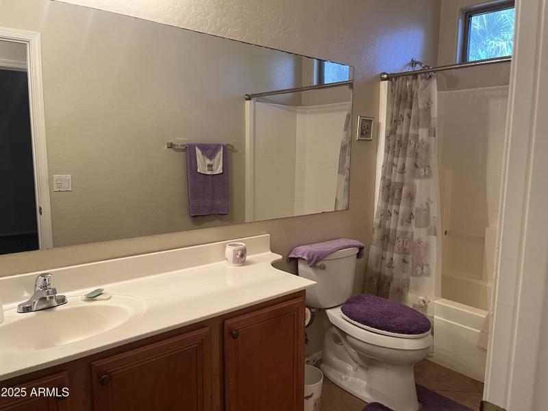 1535 Viola Spare Bathroom