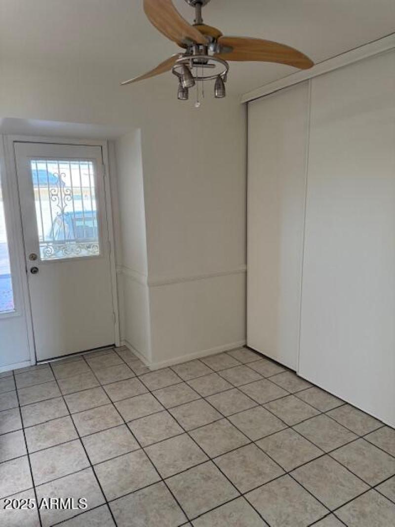 griffin laundry and eat in kitchen