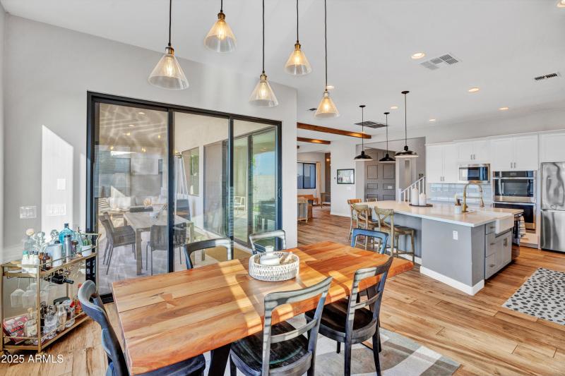 Breakfast Room - Kitchen