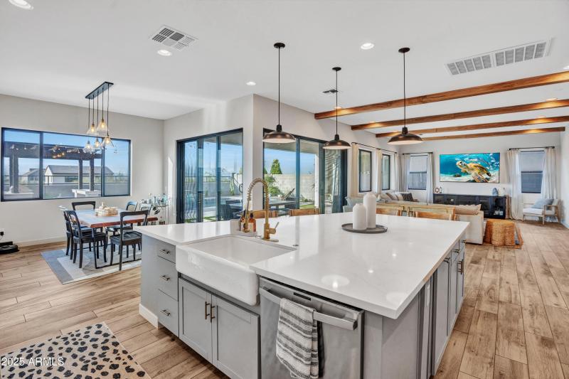 Kitchen - Breakfast - Greatroom