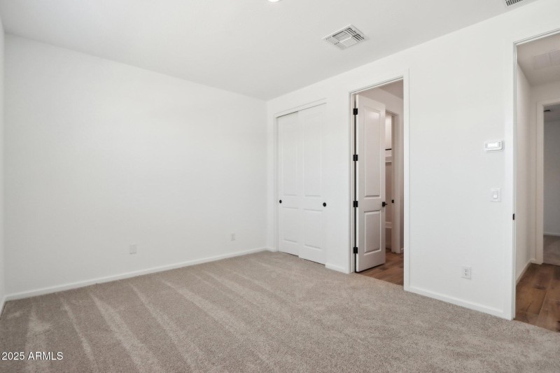 27-web-or-mls-W Cheryl Dr-1405-027