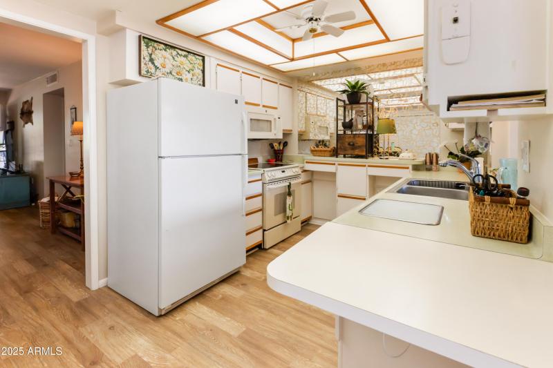 13807 N Garden Court Dr-14