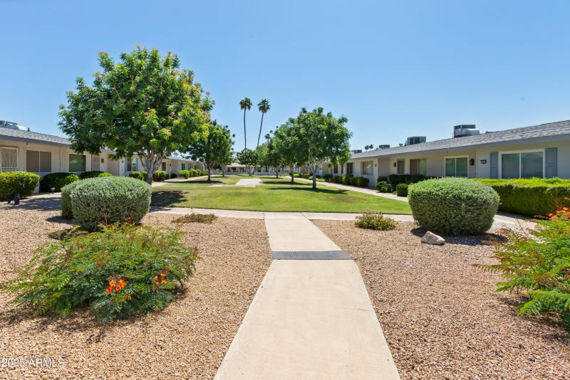 13807 N Garden Court Dr-38