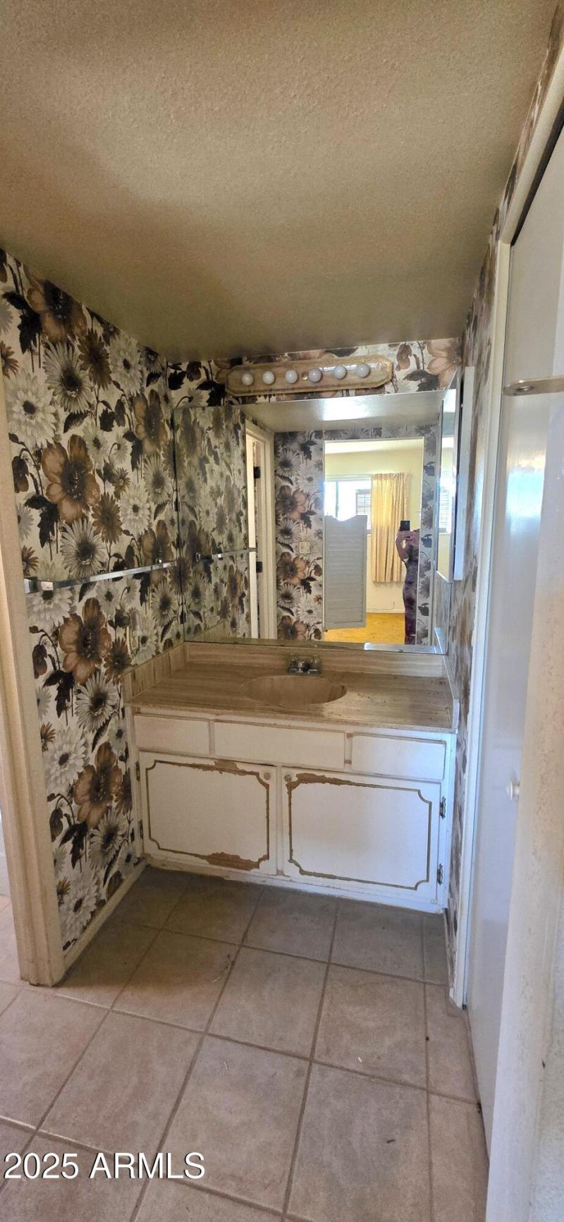 219 North Ford Street