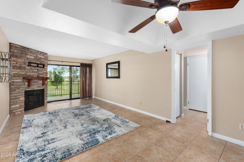 08-7910-E-Thomas-Unit-222-8