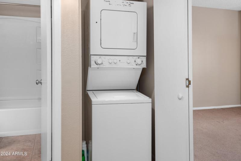 27-7910-E-Thomas-Unit-222-27