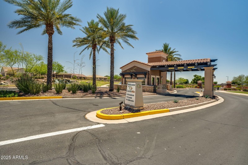 CantaMia Entrance Guard Gate