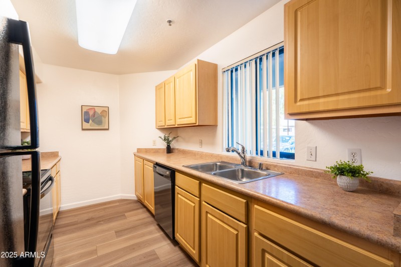 kitchen - tons of cabinets