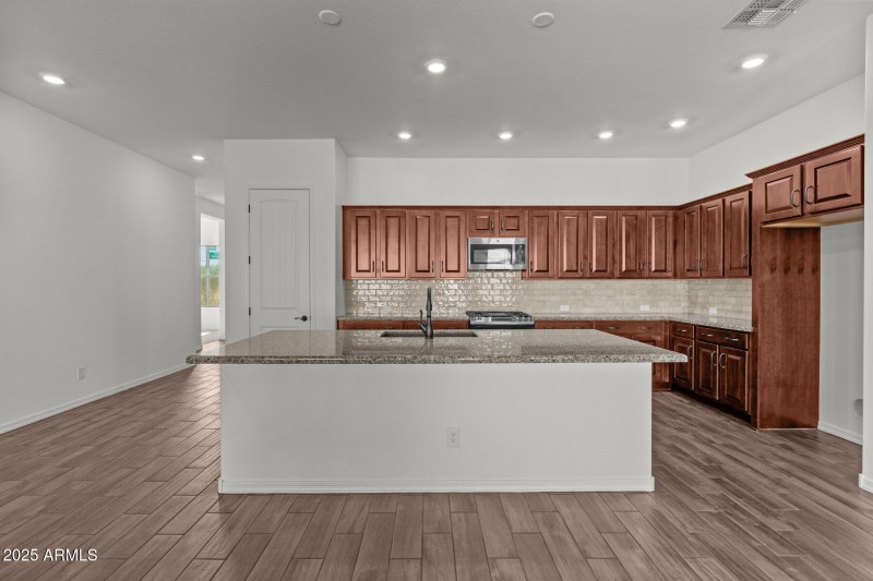 L47-HDR009