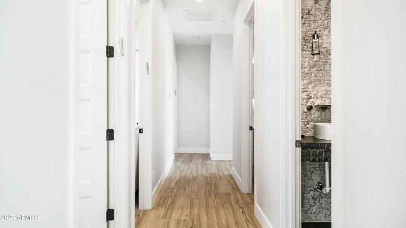 7417 E Paradise Dr - 20