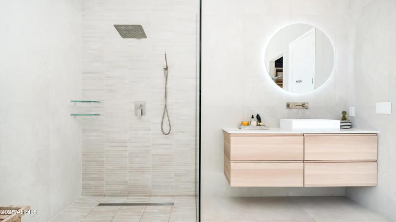 7417 E Paradise Dr - 35