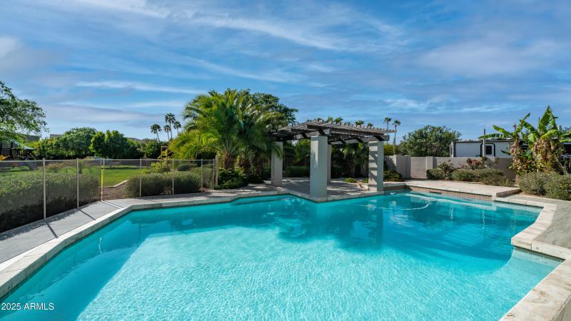 7417 E Paradise Dr Exterior Photos-4