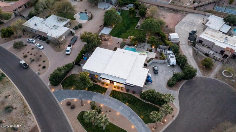 7417 E Paradise Dr Exterior Photos-23