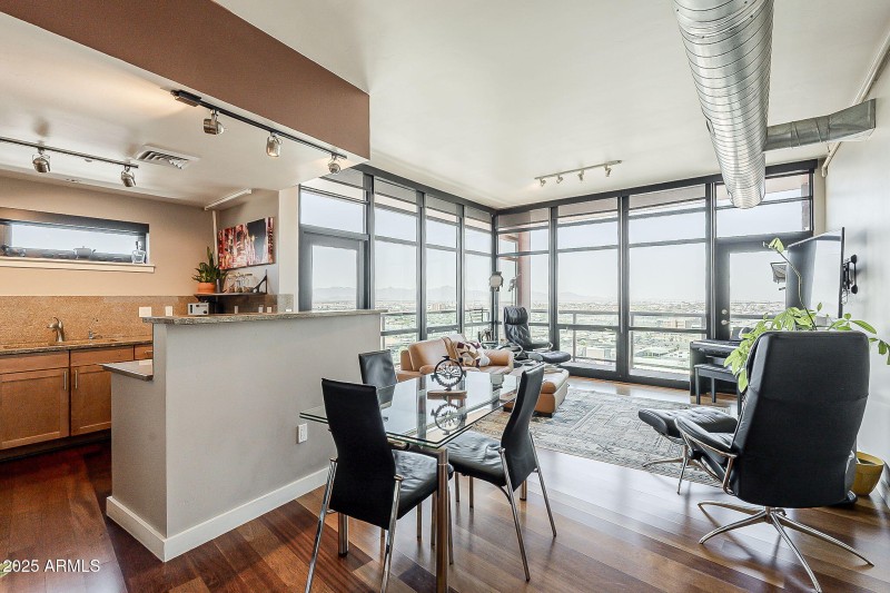 5-web-or-mls-4th St-5