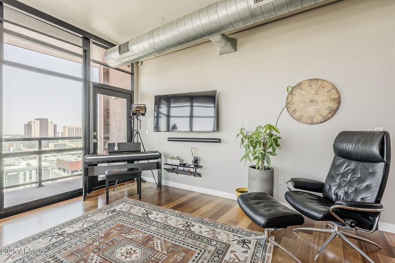 7-web-or-mls-4th St-7