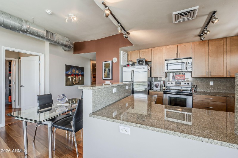 11-web-or-mls-4th St-11