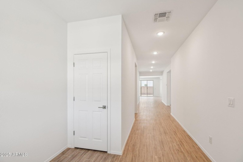 13-web-or-mls-W Mellen Ln-2005-013