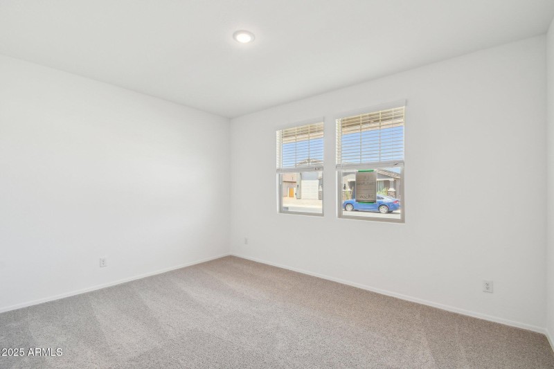 14-web-or-mls-W Mellen Ln-2005-014