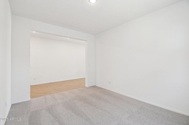 20-web-or-mls-W Mellen Ln-2005-020