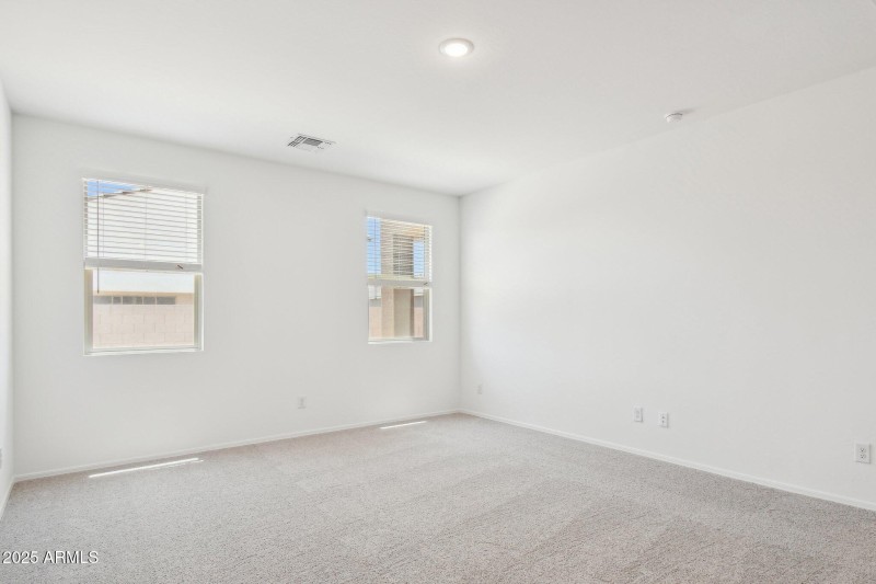 25-web-or-mls-W Mellen Ln-2005-025