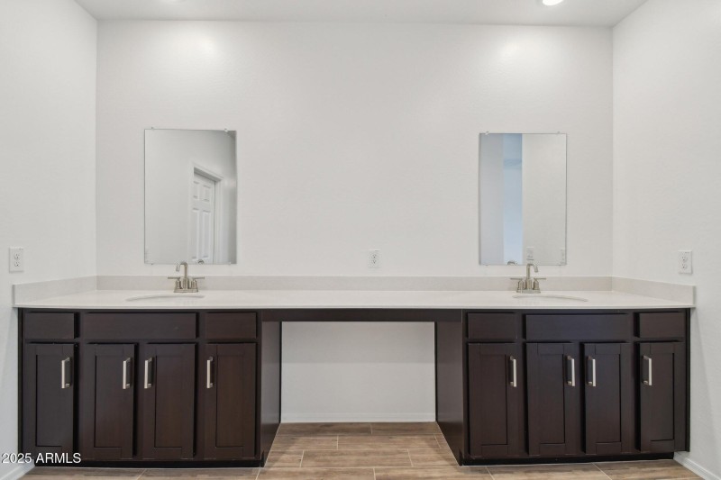 31-web-or-mls-W Mellen Ln-2005-031
