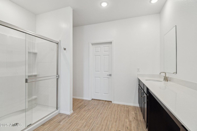 33-web-or-mls-W Mellen Ln-2005-033