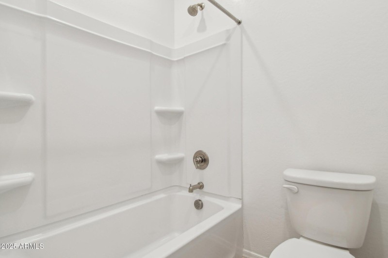 34-web-or-mls-W Mellen Ln-2005-034