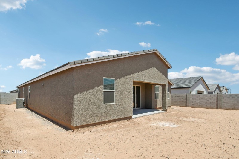 37-web-or-mls-W Mellen Ln-2005-037
