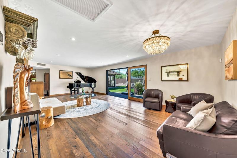 4022 E Stanford Dr-2