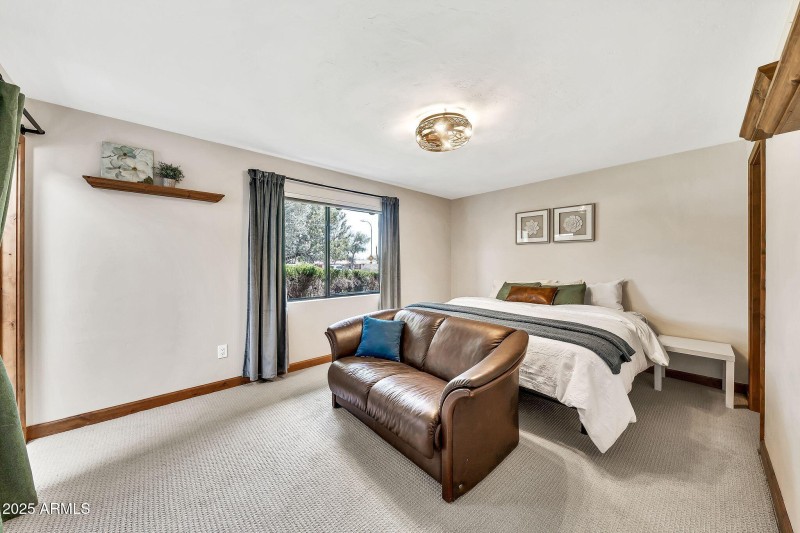 4022 E Stanford Dr-31