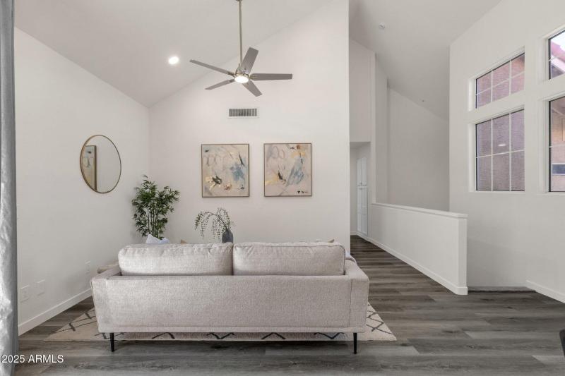 12-web-or-mls-1633-e-lakeside-dr-127