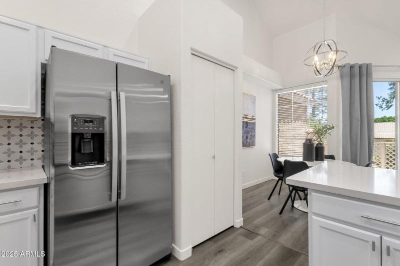 19-web-or-mls-1633-e-lakeside-dr-127