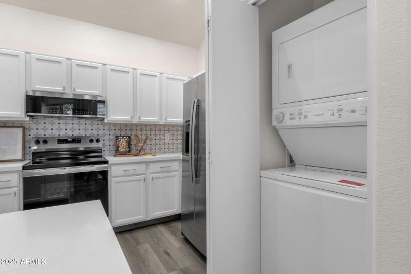 31-web-or-mls-1633-e-lakeside-dr-127