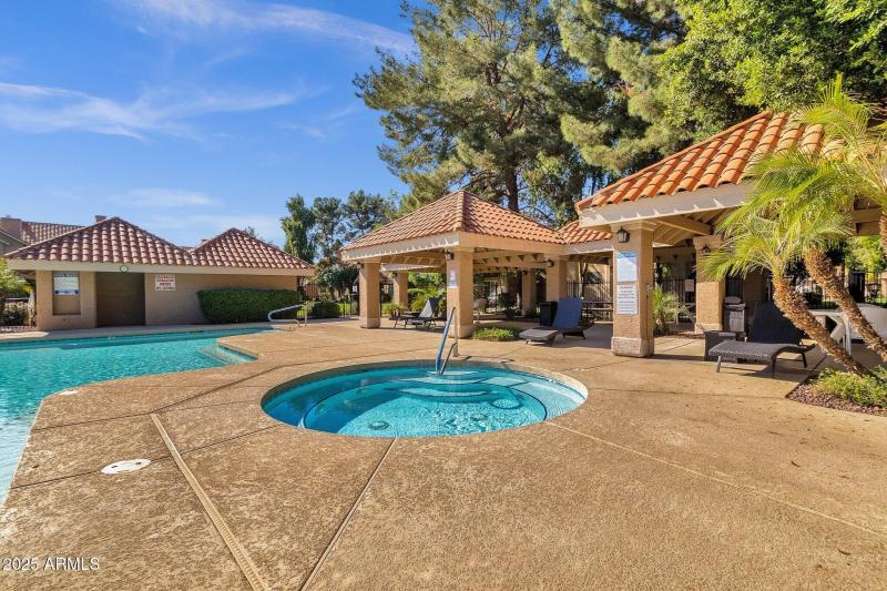 41-web-or-mls-1633-e-lakeside-dr-127