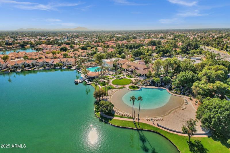 68-web-or-mls-1633-e-lakeside-dr-127