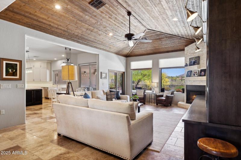 9-web-or-mls-24200-n-alma-school-rd-7