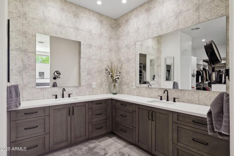 26-web-or-mls-24200-n-alma-school-rd-7