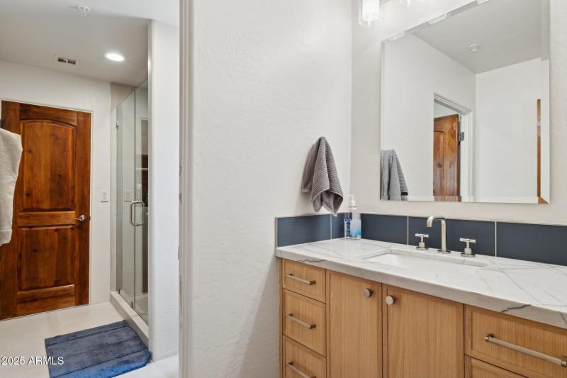 32-web-or-mls-24200-n-alma-school-rd-7