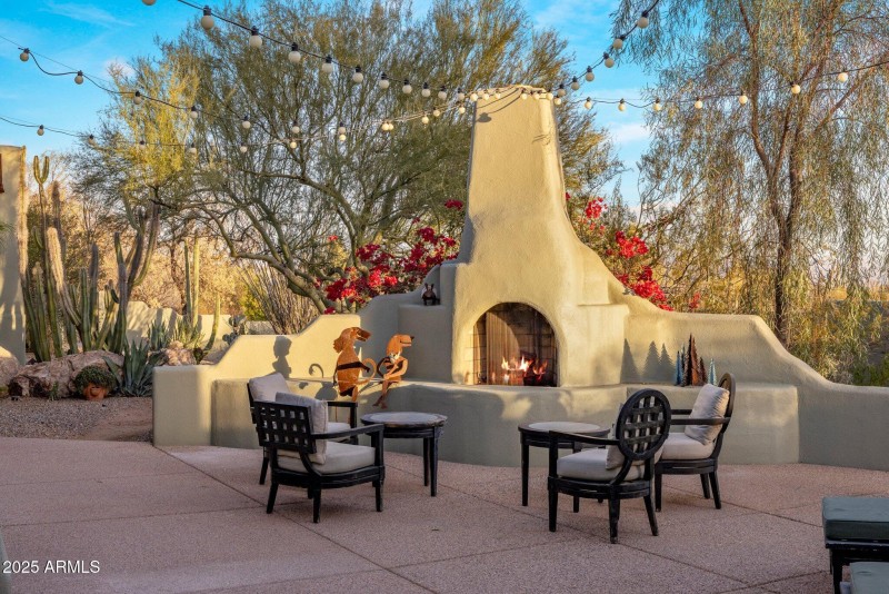 Gas Kiva Outdoor Fireplace